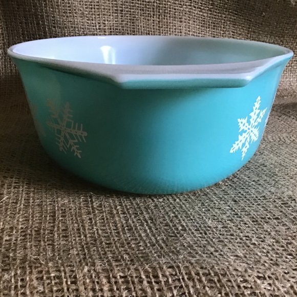Vintage Pyrex Turquoise Snowflake Oval Dish - Picture 5 of 13